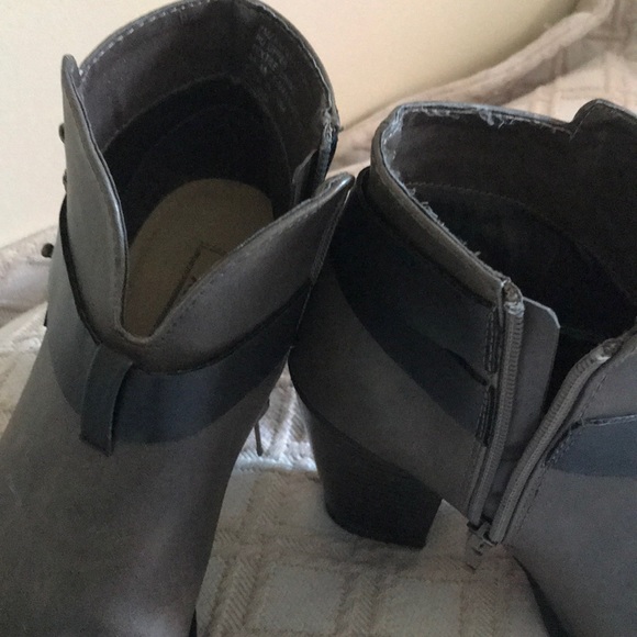 XOXO grey/brown booties - Picture 6 of 8